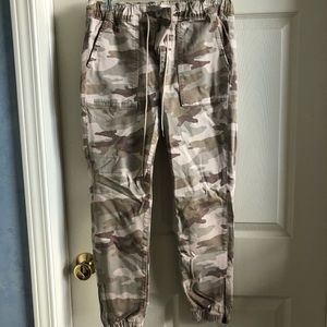 Camo pants with cinched cuff bottom
